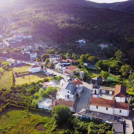 Vila Nazaré Bed and Breakfast Castro Daire Esterno foto